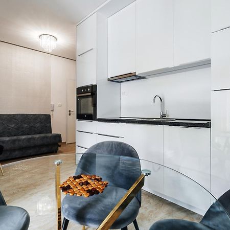 Aura Tower Apartments By Gaby ราไฟโลวีซี ภายนอก รูปภาพ