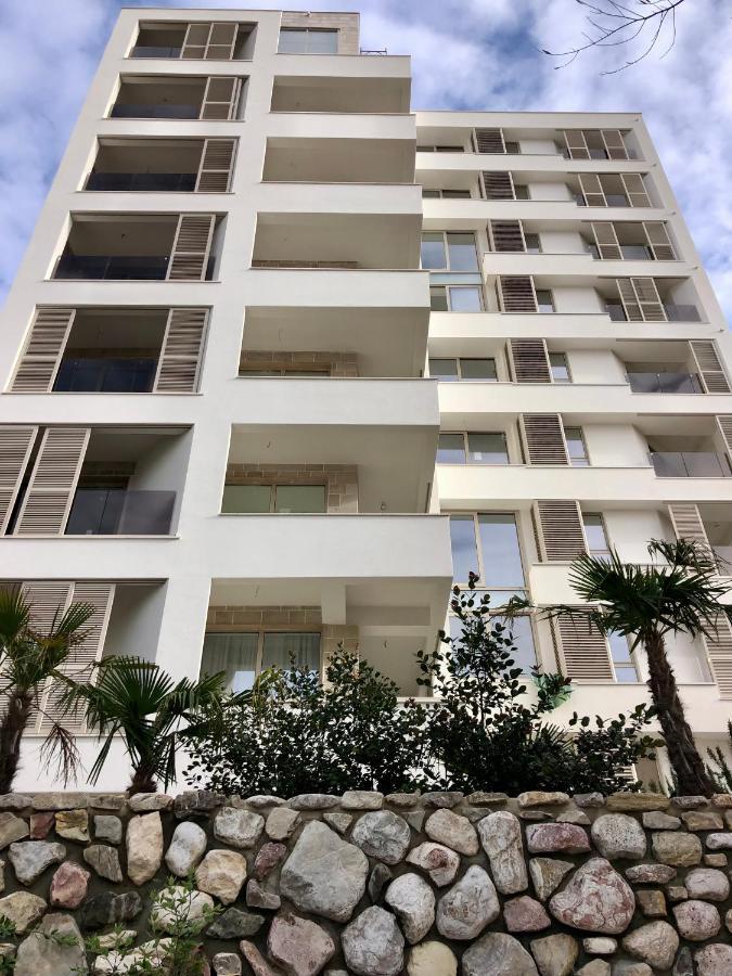Aura Tower Apartments By Gaby ราไฟโลวีซี ภายนอก รูปภาพ