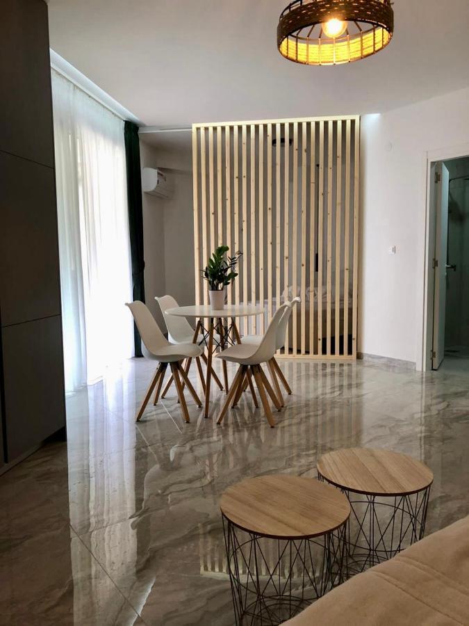 Aura Tower Apartments By Gaby ราไฟโลวีซี ภายนอก รูปภาพ