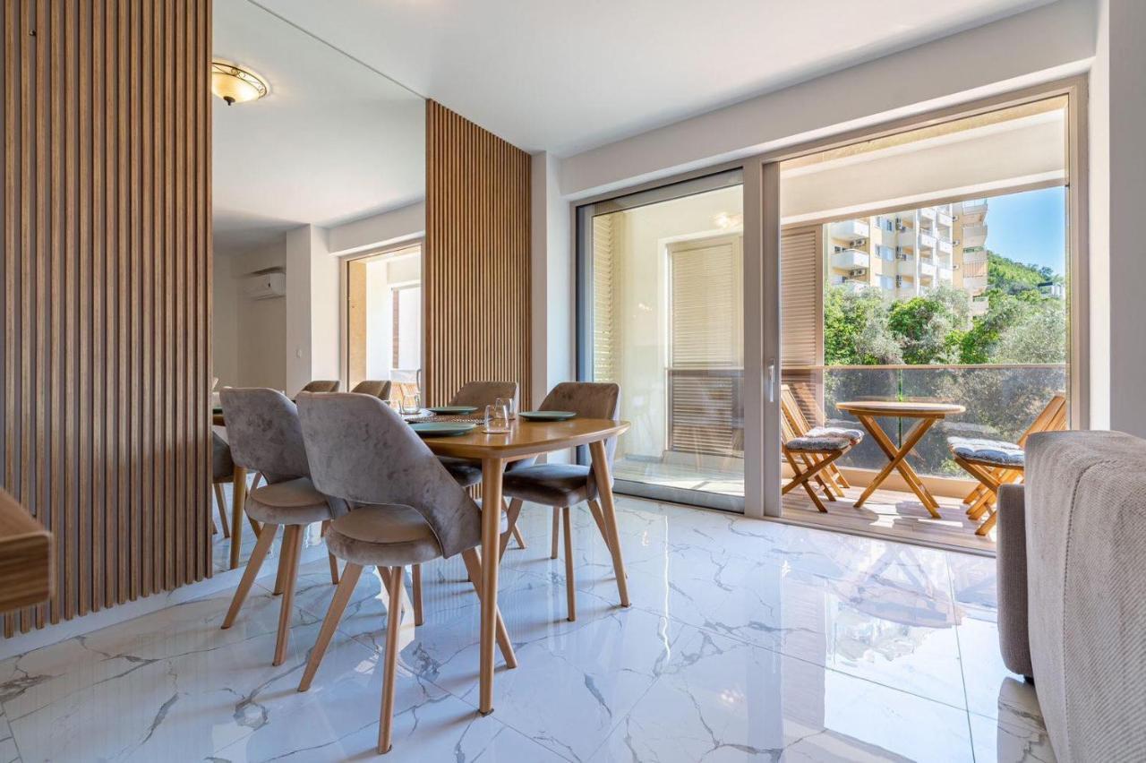 Aura Tower Apartments By Gaby ราไฟโลวีซี ภายนอก รูปภาพ