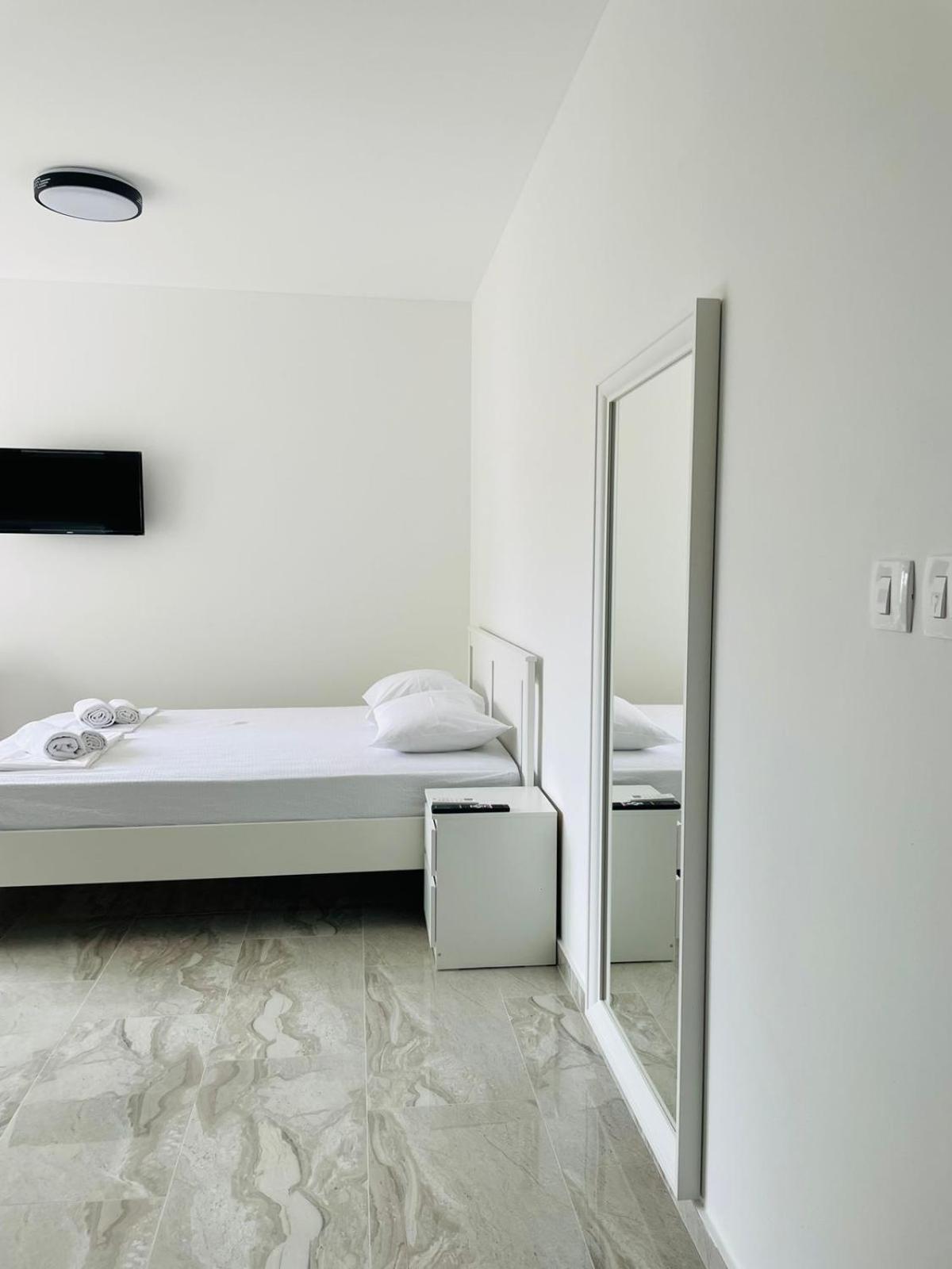 Aura Tower Apartments By Gaby ราไฟโลวีซี ภายนอก รูปภาพ