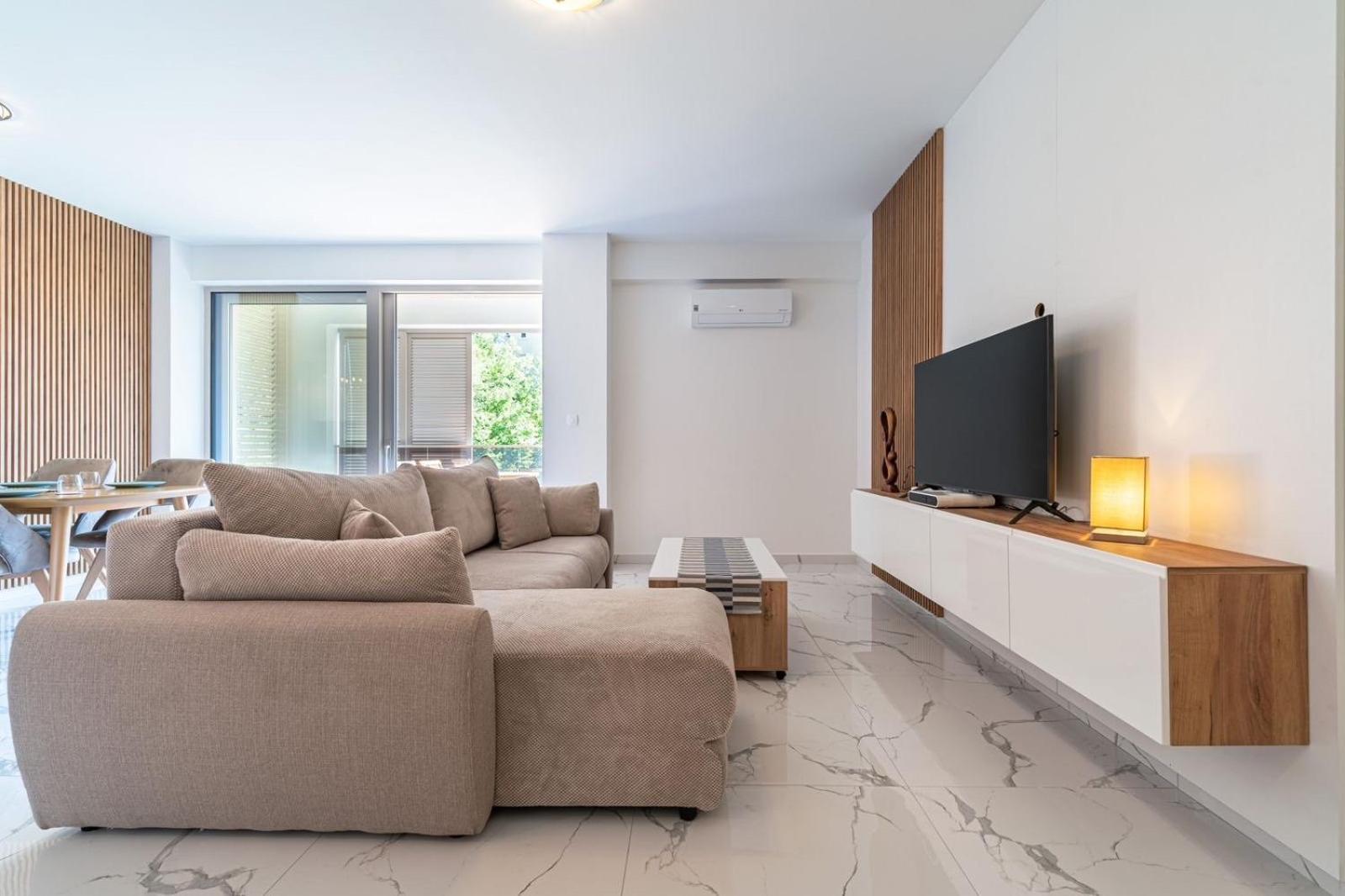 Aura Tower Apartments By Gaby ราไฟโลวีซี ภายนอก รูปภาพ