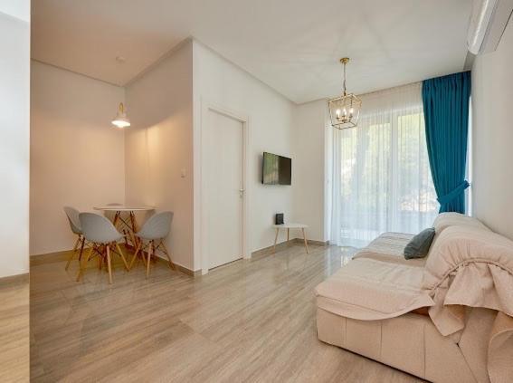 Aura Tower Apartments By Gaby ราไฟโลวีซี ภายนอก รูปภาพ